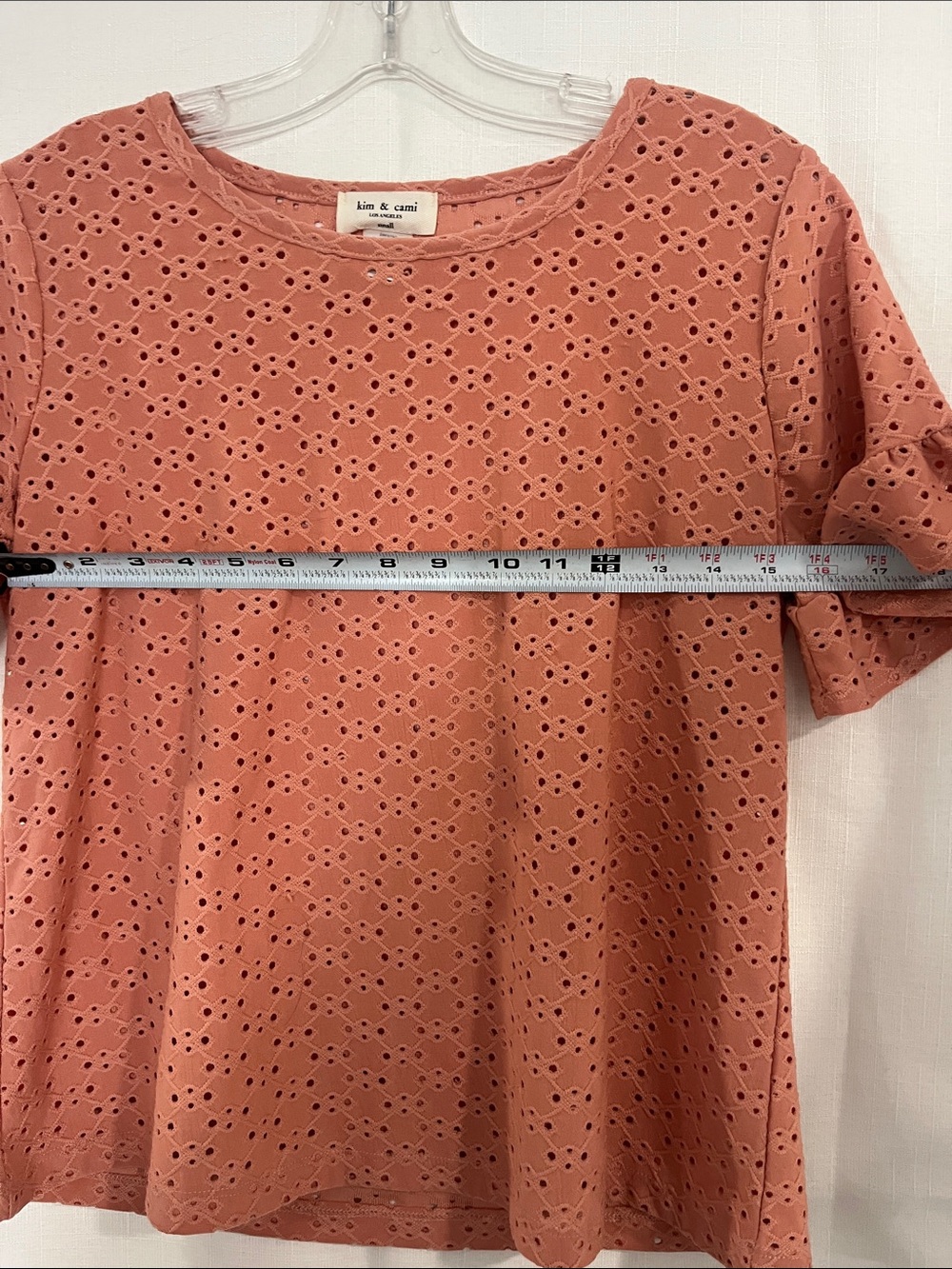 Kim & Cami Rust Eyelet Ruffle Sleeve Tee - Picture 4 of 7
